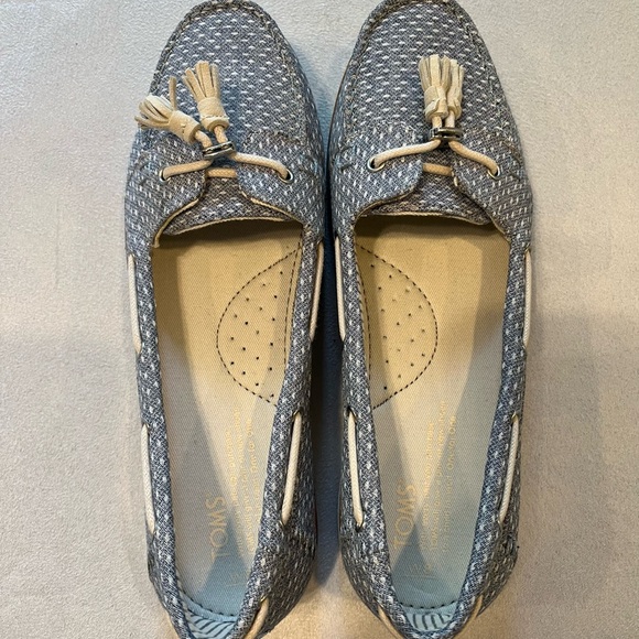 New Tom’s Quincy Chambray Dot Canvas Docksider Shoe Women’s size 8 - Picture 2 of 10